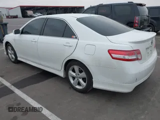 2011 Toyota Camry LE z VIN 4T1BF3EK5BU658827, wystawiony jako IAAI lot #41704973 z przebiegiem 212 443 mil mil oraz . Historia ofert i sprzedaży dostępna na DreamBid. Obrazek 3.