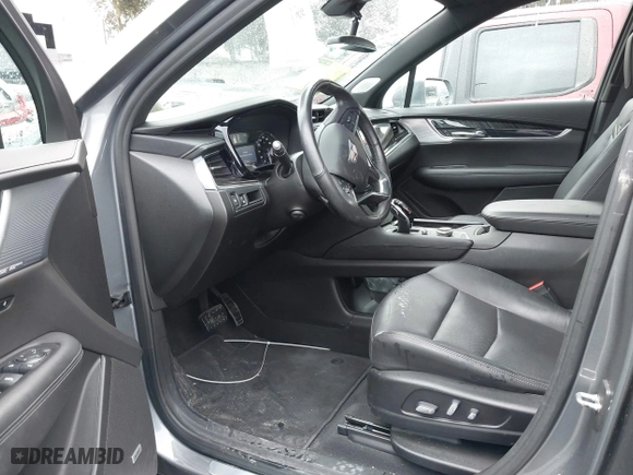 2020 Cadillac XT6 FWD Premium Luxury with VIN 1GYKPCRSXLZ105231, listed as a IAAI auction lot 41735556 with 70,319 mi miles. Bid and sale history available at carsss.com. Image 18.