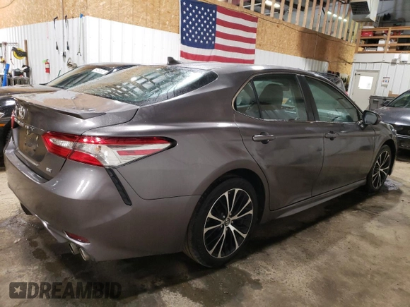 2019 Toyota Camry LE with VIN 4T1B11HK2KU217235, listed as a Copart auction lot 54064875 with 60,487 mi miles and Clean Title. Bid and sale history available at carsss.com. Image 3.