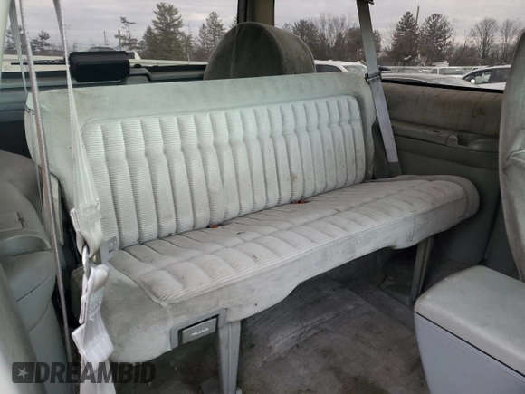 1993 Chevrolet Blazer z VIN 1GNEK18K0PJ341907, wystawiony jako Copart lot #46688435 z przebiegiem 210 382 mil mil oraz Szkoda całkowita • Salvage title. Historia ofert i sprzedaży dostępna na DreamBid. Obrazek 11.