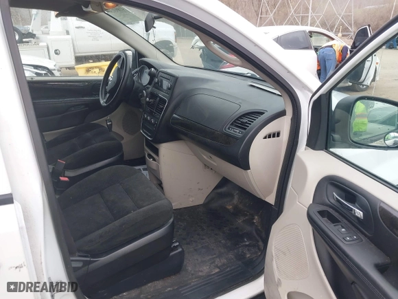 2014 Ram Cargo Van Tradesman with VIN 2C4JRGAG8ER428412, listed as a IAAI auction lot 41893130 with 97,411 mi miles. Bid and sale history available at carsss.com. Image 5.