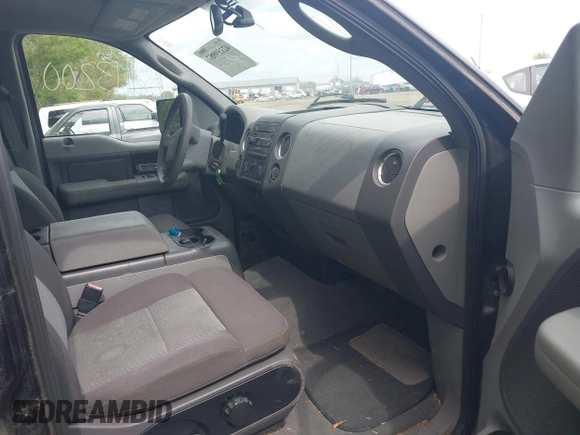 2004 Ford F-150 XLT with VIN 1FTRW14W04KC68874, listed as a IAAI auction lot 42159087 with 134,141 mi miles. Bid and sale history available at carsss.com. Image 5.