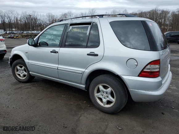 2000 Mercedes-Benz M-Class with VIN 4JGAB54E4YA177055, listed as a Copart auction lot 47971385 with 189,838 mi miles and Clean Title. Bid and sale history available at carsss.com. Image 2.