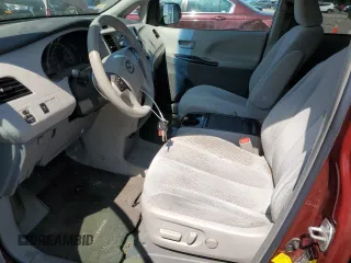 2012 Toyota Sienna LE AAS с VIN 5TDKK3DC0CS183801, выставлен на аукционе Copart как лот 58258035 с пробегом 291 299 миль миль и Чистый • Clean title. История ставок и продаж доступна на DreamBid. Изображение 7.