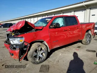 2019 Ram 1500 Big Horn z VIN 1C6SRFFT5KN614090, wystawiony jako Copart lot #49773325 z przebiegiem 49 406 mil mil oraz Szkoda całkowita • Salvage title. Historia ofert i sprzedaży dostępna na DreamBid. Obrazek 1.