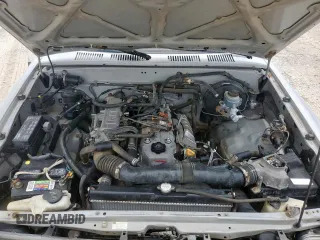 1992 Toyota Pickup z VIN 4TARN81A9NZ011107, wystawiony jako Copart lot #59125725 z przebiegiem 190 647 mil mil oraz Szkoda całkowita • Salvage title. Historia ofert i sprzedaży dostępna na DreamBid. Obrazek 11.