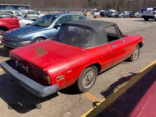 1981 Alfa Romeo Spider Veloce z VIN ZARBA5410B1012836, wystawiony jako IAAI lot #42364544 z przebiegiem Nie podano mil oraz . Historia ofert i sprzedaży dostępna na DreamBid. Obrazek 4.