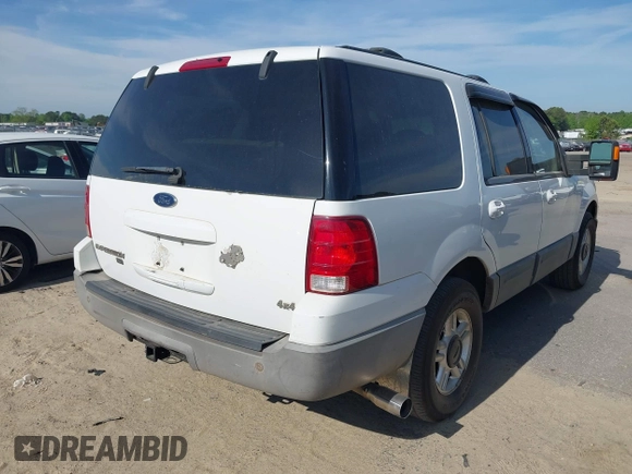 2003 Ford Expedition Special Service with VIN 1FMFU16L63LA30060, listed as a IAAI auction lot 42080566 with 178,757 mi miles. Bid and sale history available at carsss.com. Image 4.