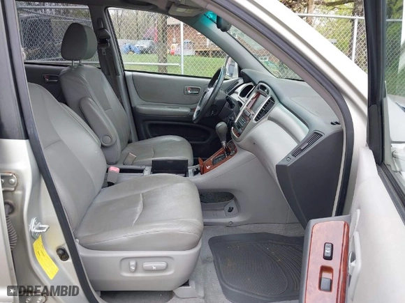2006 Toyota Highlander Hybrid with VIN JTEEW21A860011629, listed as a IAAI auction lot 41915303 with 194,193 mi miles. Bid and sale history available at carsss.com. Image 5.