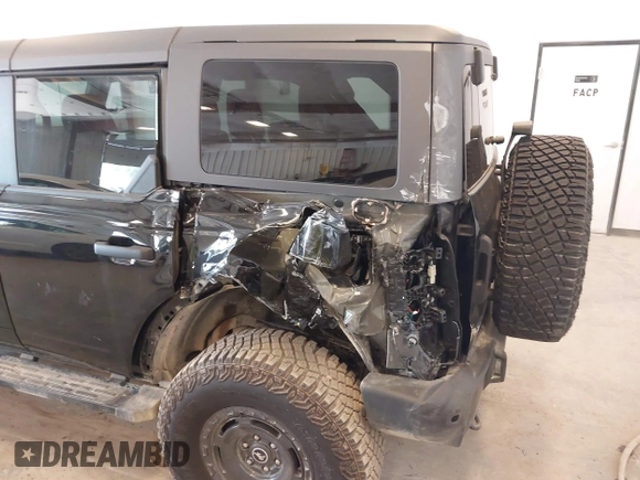2024 Ford Bronco Big Bend z VIN 1FMDE7BH7RLB55036, wystawiony jako IAAI lot #42404799 z przebiegiem 1 054 mil mil oraz . Historia ofert i sprzedaży dostępna na DreamBid. Obrazek 6.