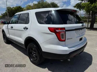 2013 Ford Utility Police Interceptor with VIN 1FM5K7AR9DGC15889, listed as a Copart auction lot 54107555 with 124,933 mi miles and Clean Title. Bid and sale history available at carsss.com. Image 2.