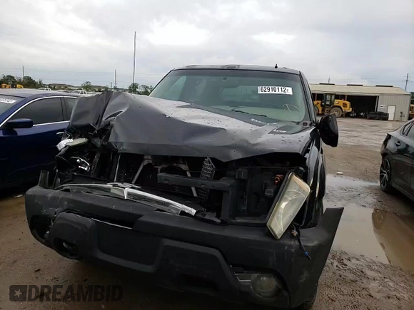 2002 Chevrolet Avalanche with VIN 3GNEC13TX2G104249, listed as a Copart auction lot 62910112 with 217,614 mi miles and Salvage title. Bid and sale history available at DreamBid. Image 11.