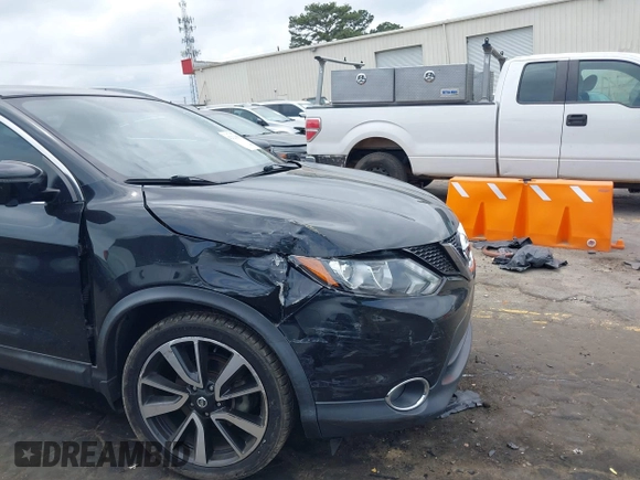 2017 Nissan Rogue S z VIN JN1BJ1CP9HW019565, wystawiony jako IAAI lot #42121059 z przebiegiem 106 056 mil mil oraz . Historia ofert i sprzedaży dostępna na DreamBid. Obrazek 6.