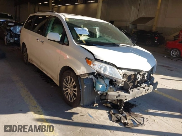 2018 Toyota Sienna XLE Auto Access Seat with VIN 5TDYZ3DC9JS907715, listed as a IAAI auction lot 41557733 with 133,270 mi miles. Bid and sale history available at carsss.com. Image 1.