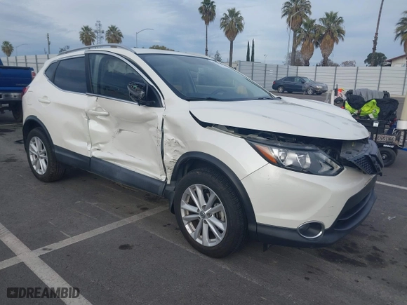 2018 Nissan Rogue Sport S with VIN JN1BJ1CR0JW284124, listed as a IAAI auction lot 41505481 with 61,120 mi miles. Bid and sale history available at carsss.com. Image 1.