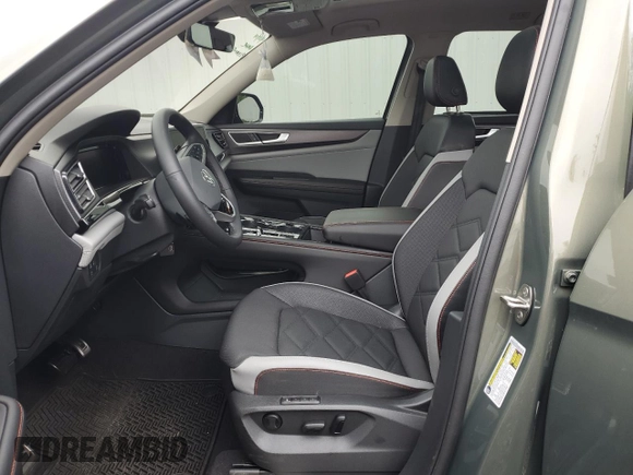 2024 Volkswagen Atlas Peak Edition SEL with VIN 1V2GR2CA0RC544299, listed as a Copart auction lot 52903134 with Not provided miles and Salvage title. Bid and sale history available at DreamBid. Image 7.