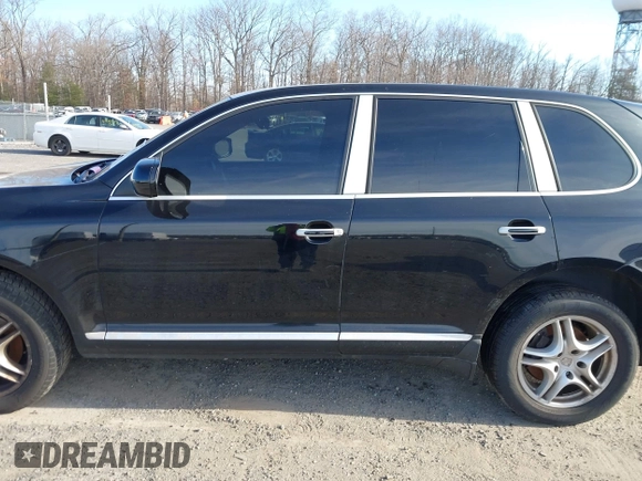 2010 Porsche Cayenne z VIN WP1AA2AP1ALA01214, wystawiony jako IAAI lot #41714362 z przebiegiem Nie podano mil oraz . Historia ofert i sprzedaży dostępna na DreamBid. Obrazek 13.