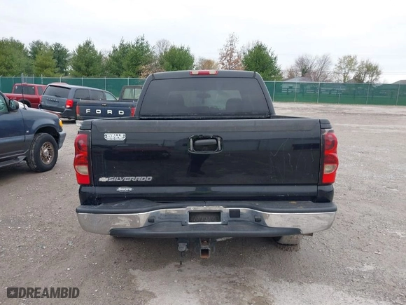 2007 Chevrolet Silverado 1500 Classic LS with VIN 2GCEC13V471146555, listed as a IAAI auction lot 40934617 with 146,144 mi miles. Bid and sale history available at carsss.com. Image 16.