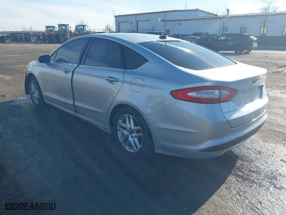 2013 Ford Fusion SE with VIN 3FA6P0H72DR200204, listed as a IAAI auction lot 41212133 with NaN miles. Bid and sale history available at carsss.com. Image 3.