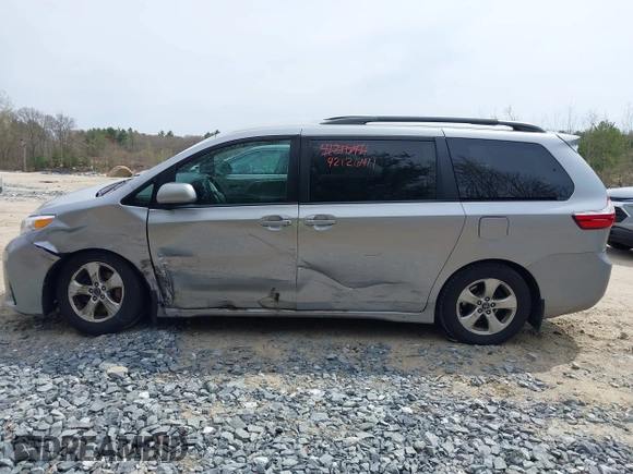 2018 Toyota Sienna LE Auto Access Seat with VIN 5TDKZ3DCXJS937540, listed as a IAAI auction lot 42126411 with 140,294 mi miles and . Bid and sale history available at DreamBid. Image 15.