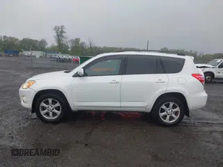 2012 Toyota RAV4 Limited z VIN 2T3DF4DV3CW245193, wystawiony jako IAAI lot #42233074 z przebiegiem 121 522 mil mil oraz . Historia ofert i sprzedaży dostępna na DreamBid. Obrazek 14.