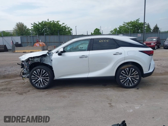 2024 Lexus RX 350 z VIN 2T2BAMCA1RC044332, wystawiony jako IAAI lot #42266555 z przebiegiem 9 949 mil mil oraz . Historia ofert i sprzedaży dostępna na DreamBid. Obrazek 15.