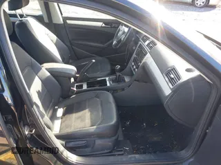 2012 Volkswagen Passat SE z VIN 1VWBP7A32CC077832, wystawiony jako IAAI lot #40637993 z przebiegiem 146 698 mil mil oraz . Historia ofert i sprzedaży dostępna na DreamBid. Obrazek 5.