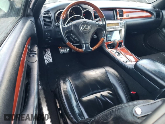 2006 Lexus SC 430 z VIN JTHFN48Y969005388, wystawiony jako Copart lot #45702275 z przebiegiem 295 062 mil mil oraz Czysty tytuł • Clean title. Historia ofert i sprzedaży dostępna na DreamBid. Obrazek 8.