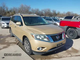 2013 Nissan Pathfinder SL with VIN 5N1AR2MNXDC639949, listed as a IAAI auction lot 41541613 with 170,878 mi miles. Bid and sale history available at carsss.com. Image 1.