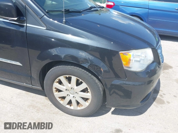 2016 Chrysler Town & Country Touring with VIN 2C4RC1BG2GR291874, listed as a IAAI auction lot 42167607 with 265,316 mi miles. Bid and sale history available at carsss.com. Image 6.