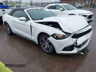 2016 Ford Mustang EcoBoost Premium z VIN 1FATP8UH0G5274518, wystawiony jako IAAI lot #42145744 z przebiegiem 108 283 mil mil oraz . Historia ofert i sprzedaży dostępna na DreamBid. Obrazek 1.