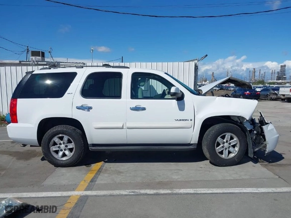 2007 GMC Yukon SLT with VIN 1GKFC13057R391885, listed as a IAAI auction lot 41792819 with 203,571 mi miles. Bid and sale history available at carsss.com. Image 14.