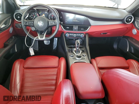 2020 Alfa Romeo Giulia Ti Sport z VIN ZARFANBN7L7632914, wystawiony jako Copart lot #55761355 z przebiegiem 26 635 mil mil oraz Szkoda całkowita • Salvage title. Historia ofert i sprzedaży dostępna na DreamBid. Obrazek 8.