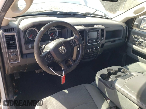 2015 Ram 1500 Express z VIN 3C6JR6AG3FG647500, wystawiony jako Copart lot #45414314 z przebiegiem 173 994 mil mil oraz Szkoda całkowita • Salvage title. Historia ofert i sprzedaży dostępna na DreamBid. Obrazek 8.