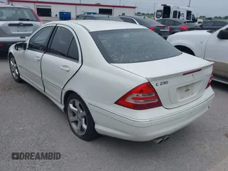 2007 Mercedes-Benz C 230 Sport z VIN WDBRF52H07F934221, wystawiony jako IAAI lot #42289822 z przebiegiem 169 717 mil mil oraz . Historia ofert i sprzedaży dostępna na DreamBid. Obrazek 3.