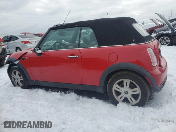2005 MINI Convertible z VIN WMWRF33405TG11092, wystawiony jako Copart lot #84762004 z przebiegiem 94 895 mil mil oraz Szkoda całkowita • Salvage title. Historia ofert i sprzedaży dostępna na DreamBid. Obrazek 2.