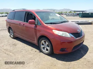 2011 Toyota Sienna LE AAS z VIN 5TDKK3DC1BS109897, wystawiony jako IAAI lot #42449732 z przebiegiem 191 935 mil mil oraz . Historia ofert i sprzedaży dostępna na DreamBid. Obrazek 1.