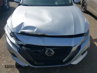 2019 Nissan Altima 2.5 SL with VIN 1N4BL4EV1KC248311, listed as a IAAI auction lot 41826242 with 107,101 mi miles. Bid and sale history available at carsss.com. Image 6.