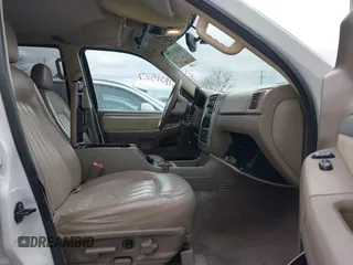 2005 Mercury Mountaineer Convenience z VIN 4M2DU86K15ZJ26605, wystawiony jako IAAI lot #41831527 z przebiegiem 211 080 mil mil oraz . Historia ofert i sprzedaży dostępna na DreamBid. Obrazek 5.