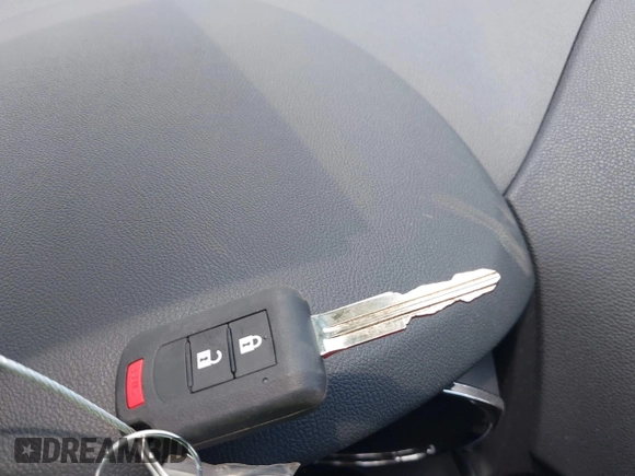 2024 Mitsubishi Outlander S z VIN JA4ARUAU6RU017646, wystawiony jako IAAI lot #42155361 z przebiegiem 1 044 mil mil oraz . Historia ofert i sprzedaży dostępna na DreamBid. Obrazek 11.