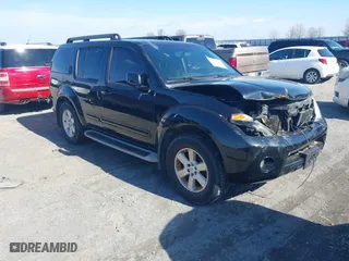 2011 Nissan Pathfinder SV with VIN 5N1AR1NN8BC602565, listed as a IAAI auction lot 41470509 with 238,485 mi miles. Bid and sale history available at carsss.com. Image 1.