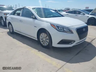 2017 Hyundai Sonata Hybrid SE with VIN KMHE24L35HA075551, listed as a IAAI auction lot 41666119 with 28,951 mi miles. Bid and sale history available at carsss.com. Image 1.