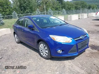 2012 Ford Focus SE z VIN 1FAHP3F25CL229050, wystawiony jako IAAI lot #42728746 z przebiegiem 133 173 mil mil oraz . Historia ofert i sprzedaży dostępna na DreamBid. Obrazek 1.