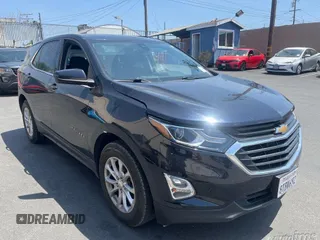 2020 Chevrolet Equinox LT z VIN 3GNAXJEVXLS729413, wystawiony jako IAAI lot #42495749 z przebiegiem 61 771 mil mil oraz . Historia ofert i sprzedaży dostępna na DreamBid. Obrazek 4.