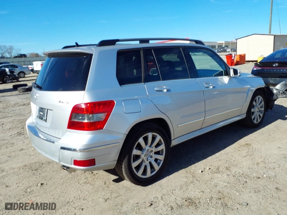 2012 Mercedes-Benz GLK-Class GLK 350 with VIN WDCGG8HB7CF740994, listed as a IAAI auction lot 41640548 with 97,332 mi miles. Bid and sale history available at carsss.com. Image 4.