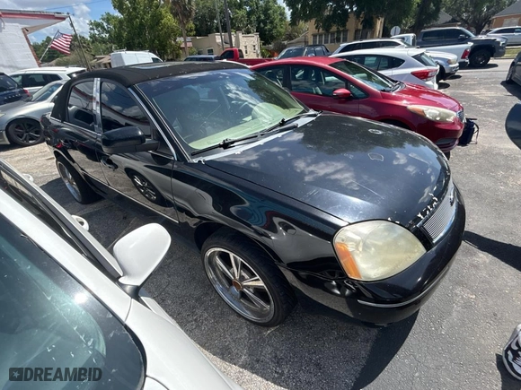 2005 Ford Five Hundred SEL with VIN 1FAFP24185G146669, listed as a Copart auction lot 51990845 with 999,999 mi miles and Clean Title. Bid and sale history available at carsss.com. Image 1.