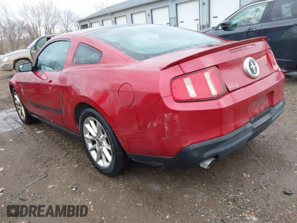 2011 Ford Mustang V6 with VIN 1ZVBP8AM0B5124826, listed as a IAAI auction lot 41639926 with 211,934 mi miles and . Bid and sale history available at carsss.com. Image 3.