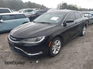 2015 Chrysler 200 Limited z VIN 1C3CCCAB3FN709964, wystawiony jako IAAI lot #41851090 z przebiegiem 146 007 mil mil oraz . Historia ofert i sprzedaży dostępna na DreamBid. Obrazek 2.