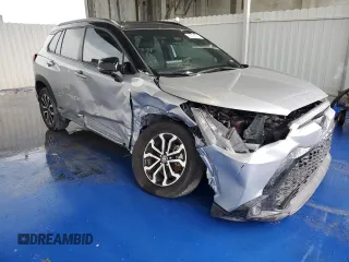 2024 Toyota Corolla Cross Hybrid S z VIN 7MUFBABG4RV036908, wystawiony jako Copart lot #55584725 z przebiegiem 53 433 mil mil oraz Tytuł czysty. Historia ofert i sprzedaży dostępna na DreamBid. Obrazek 4.