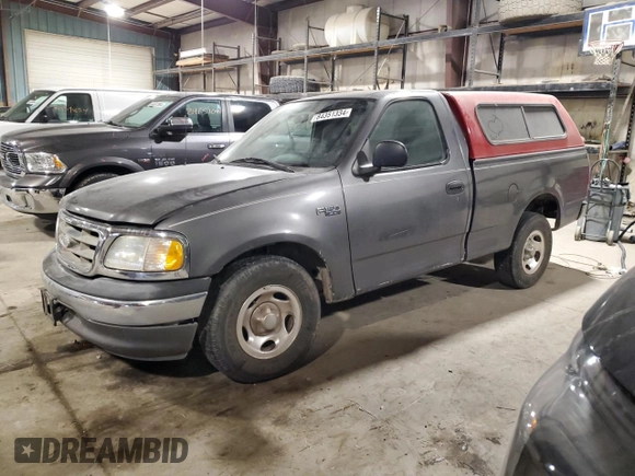 2003 Ford F-150 XL с VIN 2FTRF17223CA11632, выставлен на аукционе Copart как лот 84351334 с пробегом 110 200 миль миль и Списание • Salvage title. История ставок и продаж доступна на DreamBid. Изображение 1.